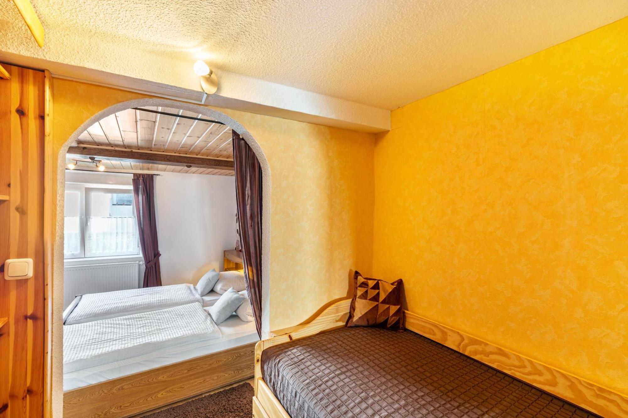Apartment Gaestehaus Gross Neustadt an der Weinstraße