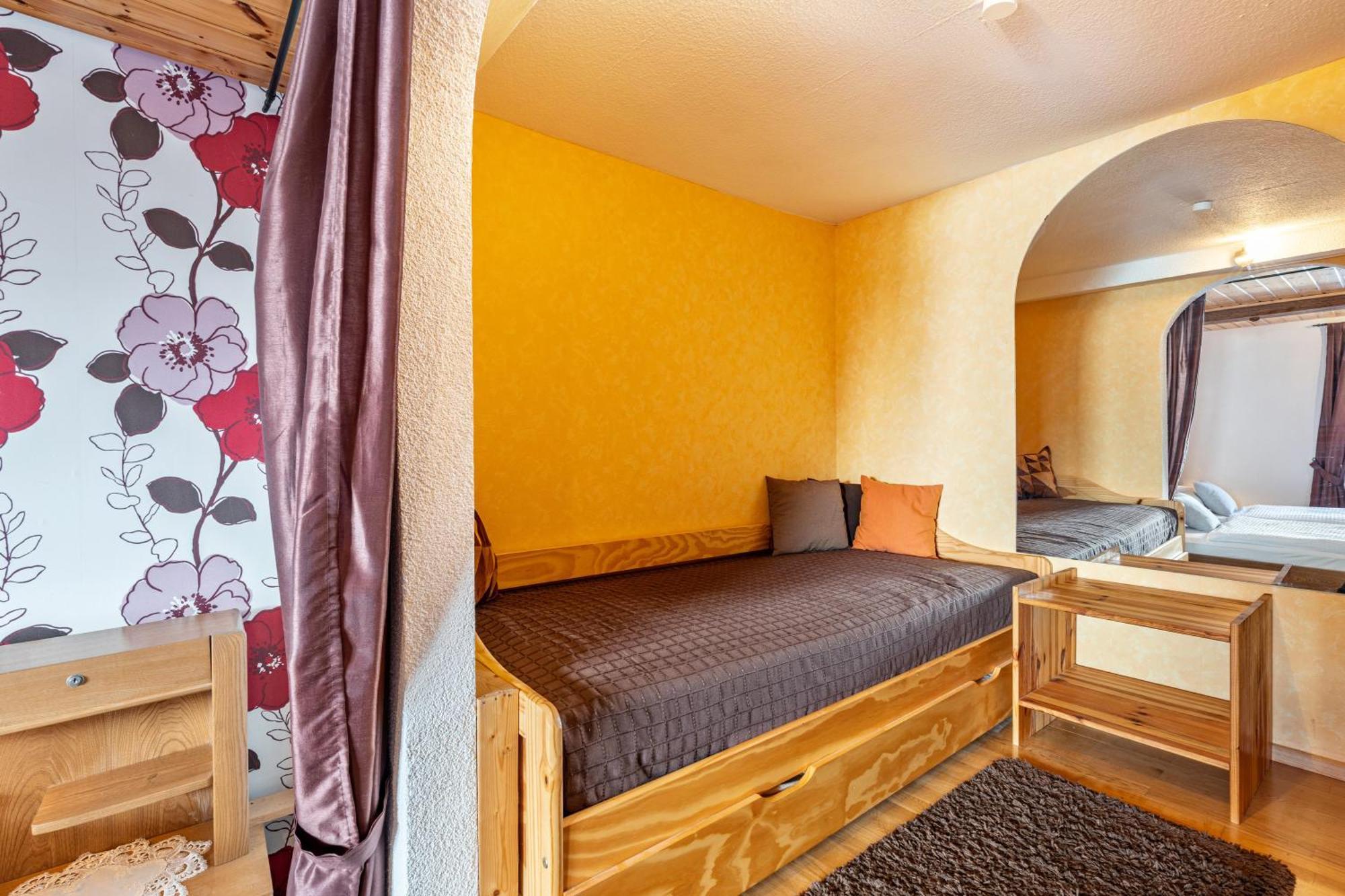 Gaestehaus Gross Apartment Neustadt an der Weinstraße